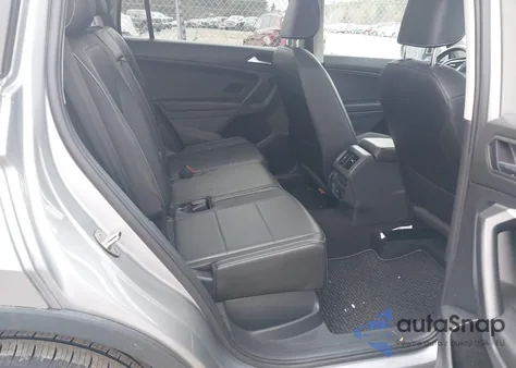 2021 Volkswagen Tiguan 2.0T Se/2.0T Se R-Line Black/2.0T Sel z USA, uszkodzony, nr VIN 3VV2B7AX8MM131978